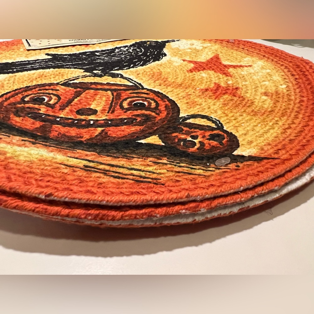 NWT JOHANNA PARKER ROUND HALLOWEEN PLACEMATS. - Picture 4 of 12